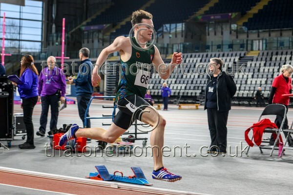 StudInd-914734 - Track Male Set One