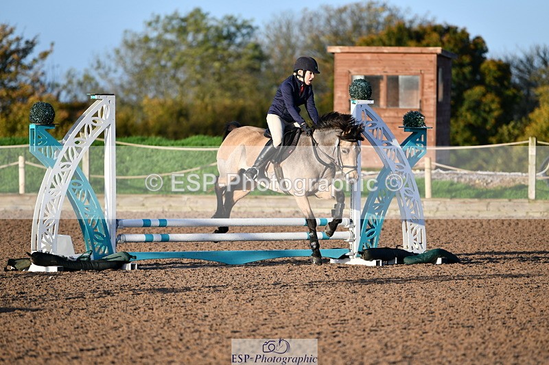 241026A-085615-00335 - SAT Cls 19 Clear Round 50cm