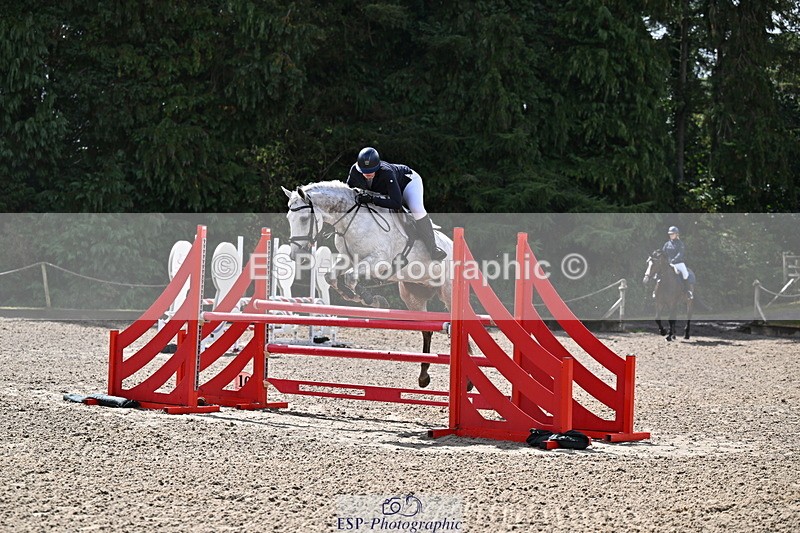 250831A-124943-10425 - Cls 42 Snr 1m Grand Prix