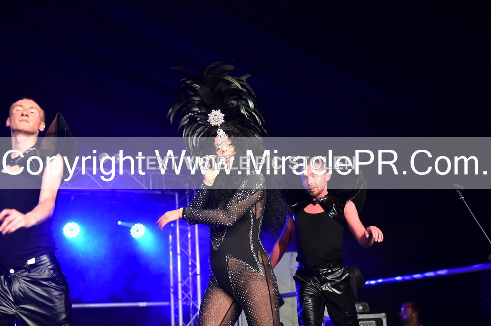 SH4_6991 - The Cher Experience