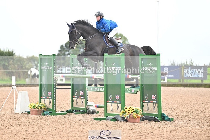 251003-133057-01140 - Cls 3 Foxhunter and 1.20m