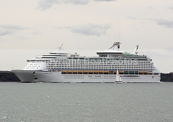 090503 VOYAGER OF THE SEAS IMG_7996 - Cruise Ships