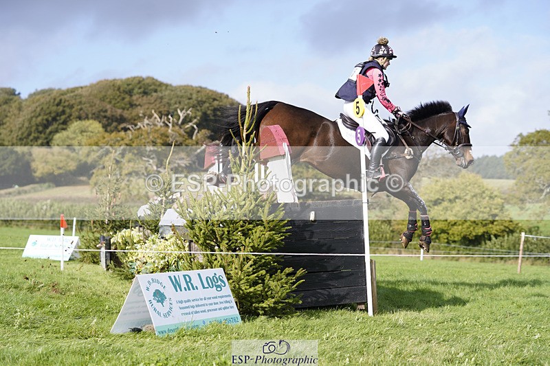 241025-114030-06289 - 055-Ellie.Fredericks-UPPER.CLASS.BRIT