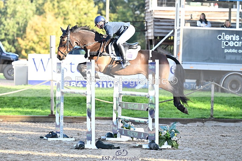 251024A-095123-06256 - B-112-Christina.Wiederkehr