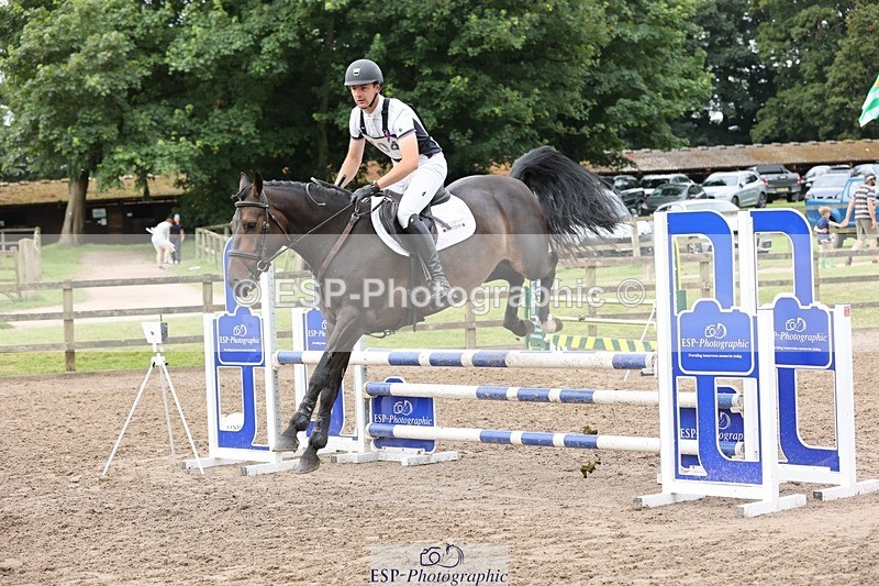 240803-102420-00542 - 104-Ollie_Martin-MIH_HUNTERS_BEAR