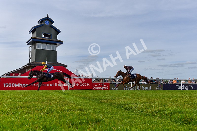 050724-Race 1-Beauty Queen-9518 - Race 1