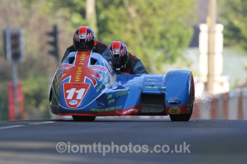 IMG_5453 - Thursday Practice - TT 2013 Side Car