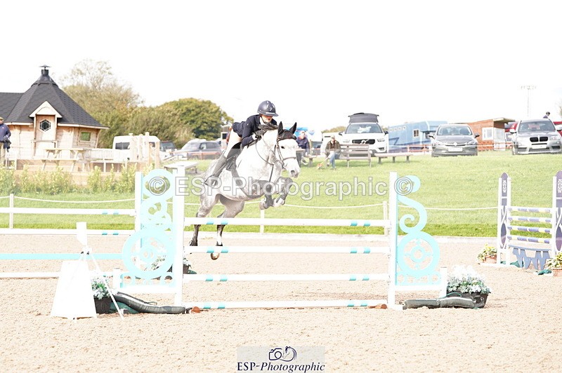 241004A-151840-00936 - Fri 04 Snr Fox & 1.20m Open