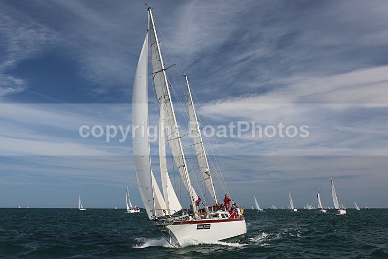150627 GBR 7978Y WT7A0990_S - ROUND THE ISLAND RACE - SATURDAY 27th JUNE 2015