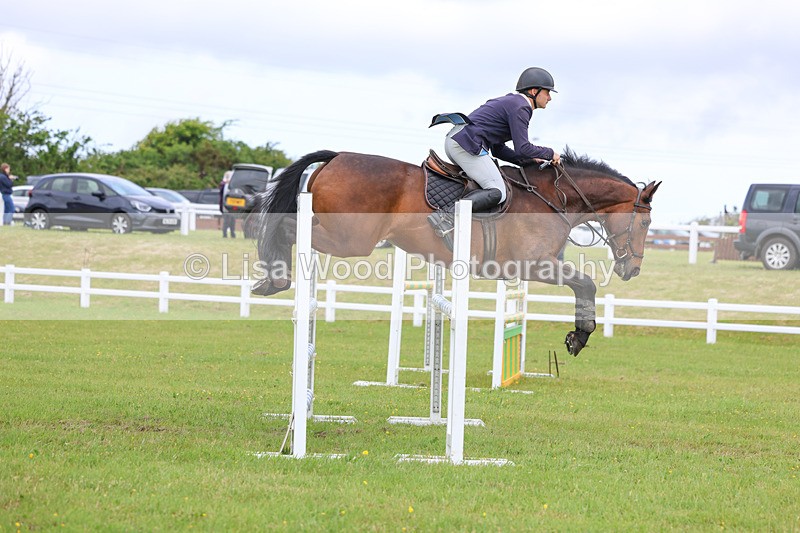 3E7A7003 - Class 11: Senior Newcomers/1.10 open