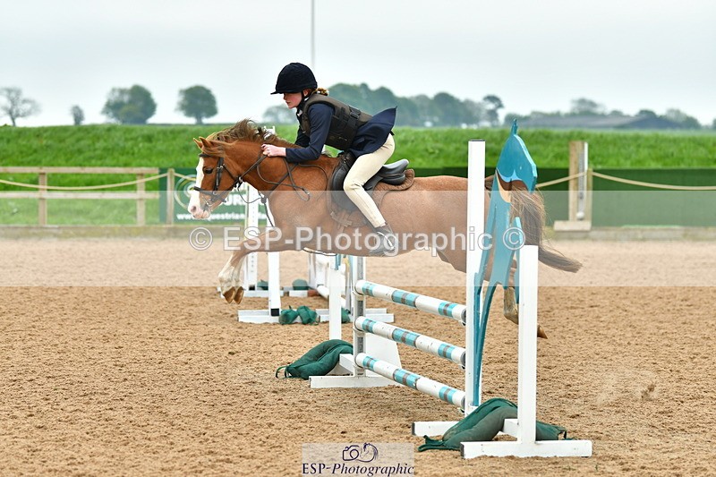 230513A-090531-00018 - Cls 11 Stepping Stones 128+138cm