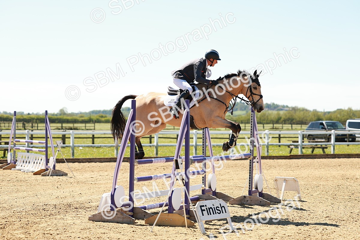 SBM_001195 - Class 4 - Senior Newcomers 1.10m