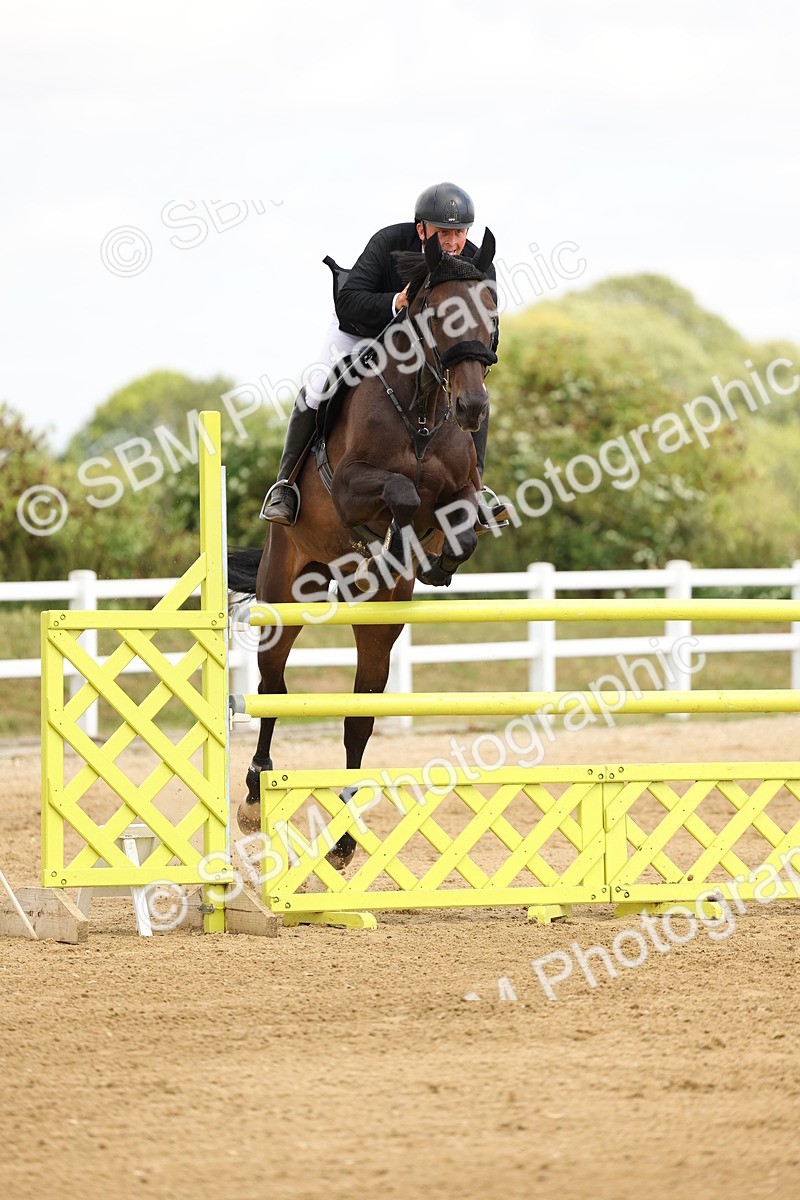 SBM_010347 - Class 4 - Senior Foxhunter - 1.20m Open