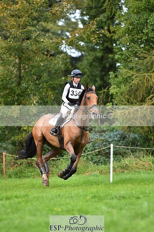 231022-133916-28891 - 330-TRINITY.THANKS.AWFULLY-Imogen.Gloag-XC