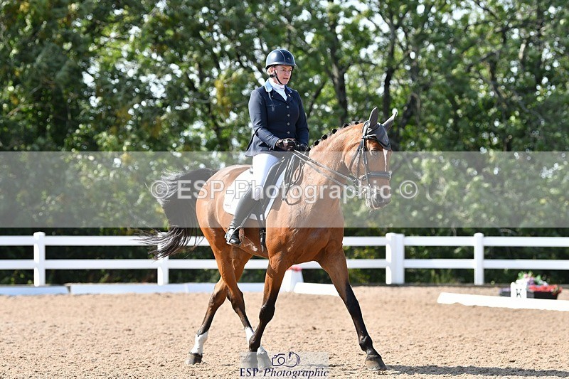 250906-152335-04265 - 119-Kirstie.WrightMill.House.Kann.Eye