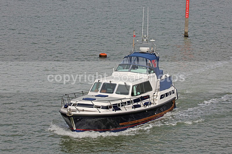160410 VENTURE LADY - OCEAN STAR 38 Y92A0067 - Flybridge Cruisers
