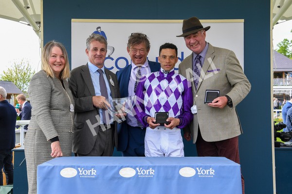 170523-Race 5-Dark Thirty-0551 - Race 5 4.10pm Conundrum HR Consulting Handicap