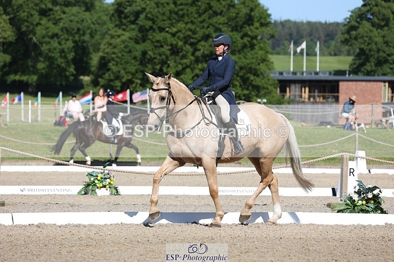 230526-093408-05098 - 356-THE_DUMB_BLONDE-Kat_Raybould-WEDTrotUp+DR