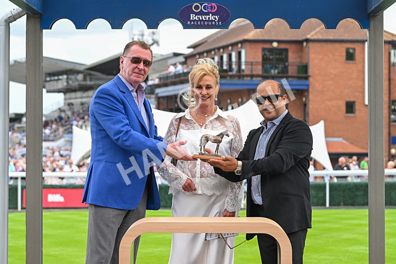 140825-Race 2-Lady Britain-0727 - Race 2