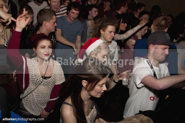 35 - Hit & Run @ factory251 19.12.11