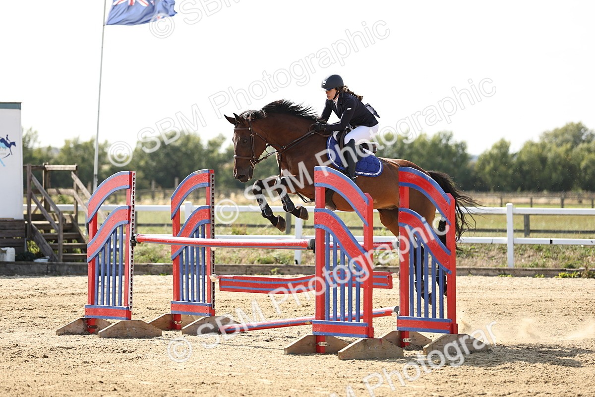 SBM_005247 - Class 6 = Senior Newcomers - 1.10m Open