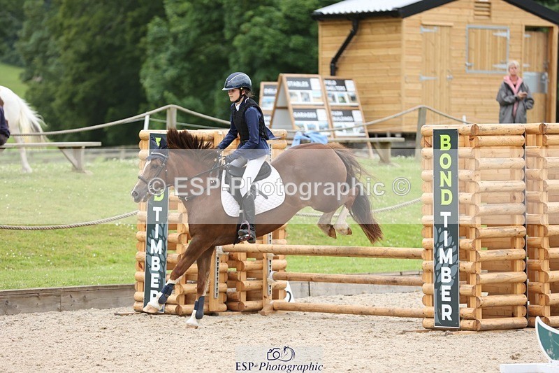 240615-160028-02157 - Cls 9&10 Club and Schools 70cm