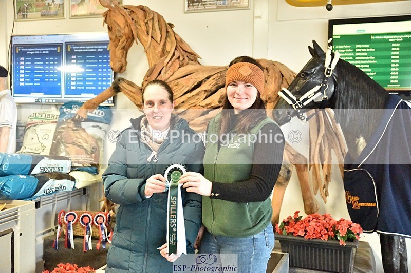 250214-130558-00324 - Freestyle Medium Silver Presentation