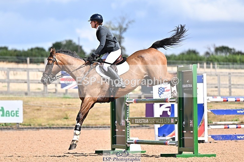 260819-143044-01115 - Cls 6 Foxhunter and 1.20m