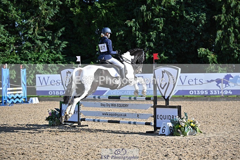 241027-123028-17299 - 387-Kelly.Knockaert-PIPER.II