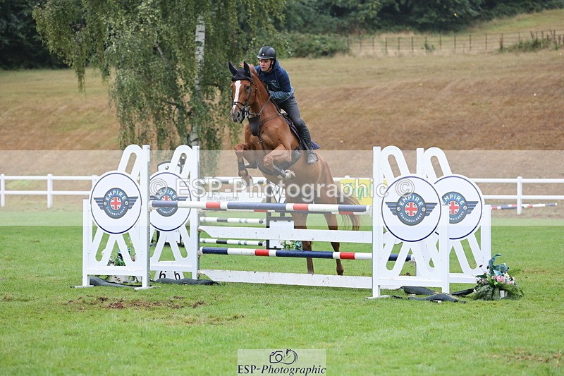 250830A-151106-07229 - Cls 16 Snr Newcomers and 1.10m Open