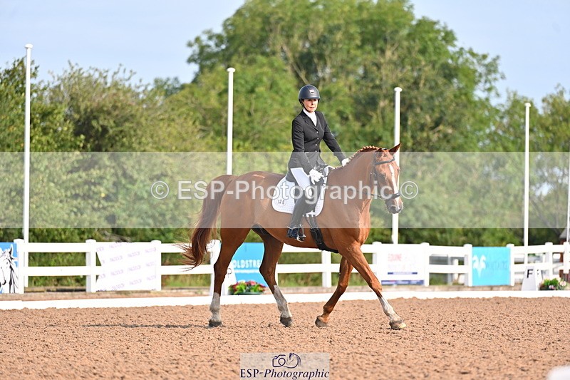 240817A-092155-06587 - 128-Kate.Lewis-Freeloader