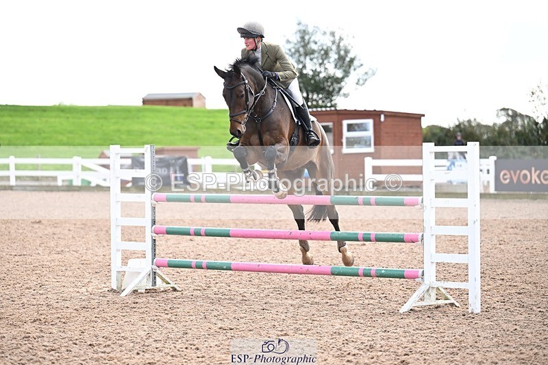 251022-124653-00425 - Cls 4 Snr Newcomers 1.10m