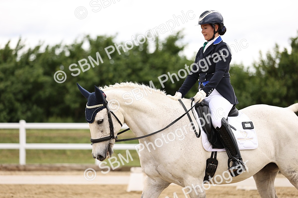 SBM_002071 - Class 2 - Novice 4 - 10.36-11.39