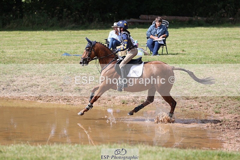 240825X-112925-32277 - 70cm XC 11.00 to 12.00