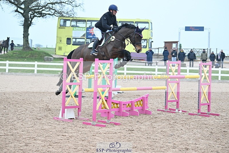 240113A-142533-02341 - Cls 13 Foxhunter and 1.20m Open