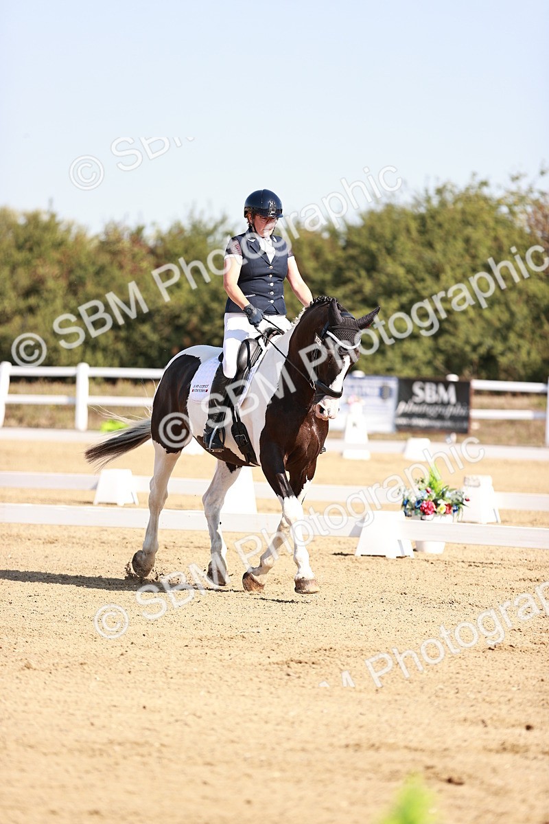 SBM_004330 - Class 12 - Novice 5 - 10.31-11.41