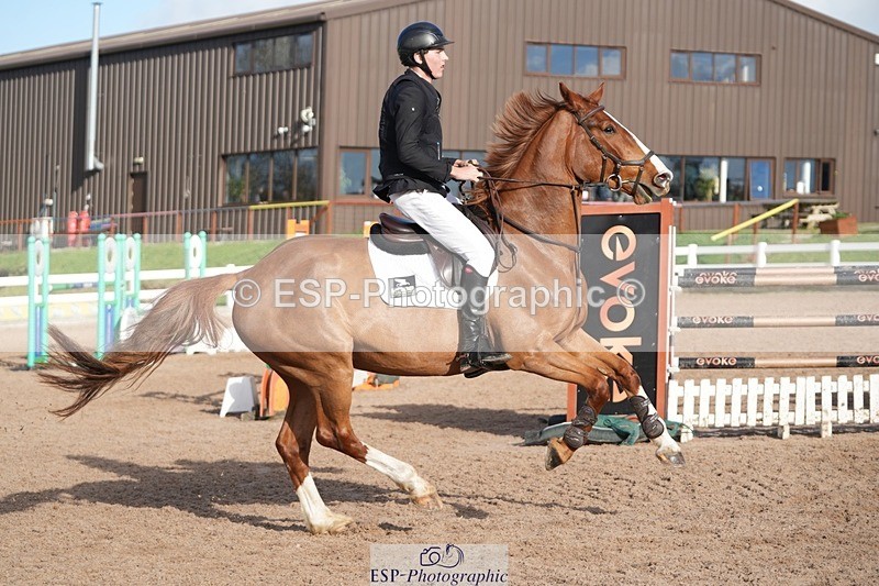 251108-130407-02640 - Cls 13 Foxhunter and 1.20m Open