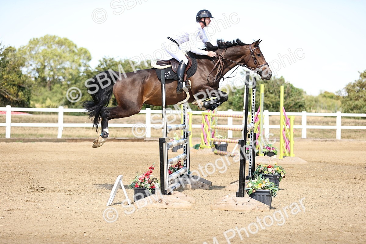 SBM_015352 - Class 16 - Senior foxhunter - 1.20m Open