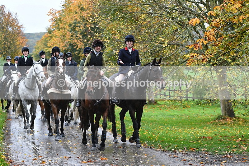 WJ5_6237 - B&B walk back for Hunt Tea !