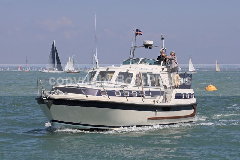 170709 SYBARIS II - AQUASTAR RTI_7486 - Flybridge Cruisers