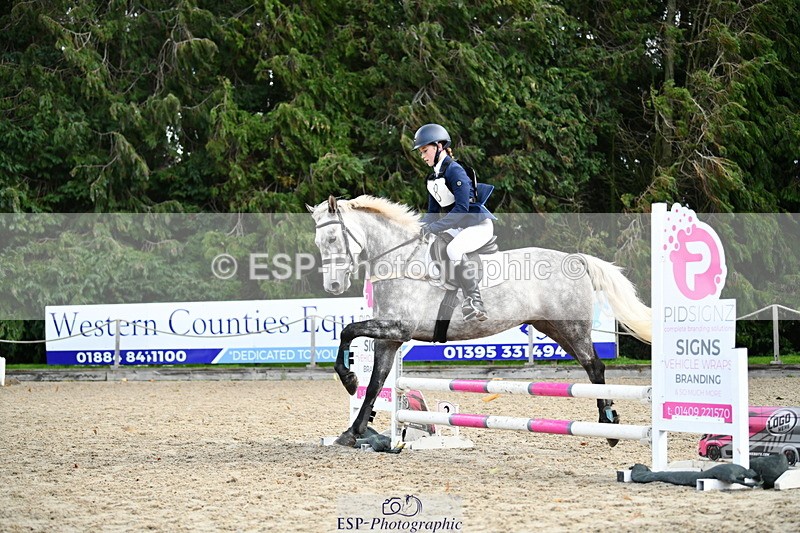 251004A-130728-01145 - Classes 6 & 7 60cm