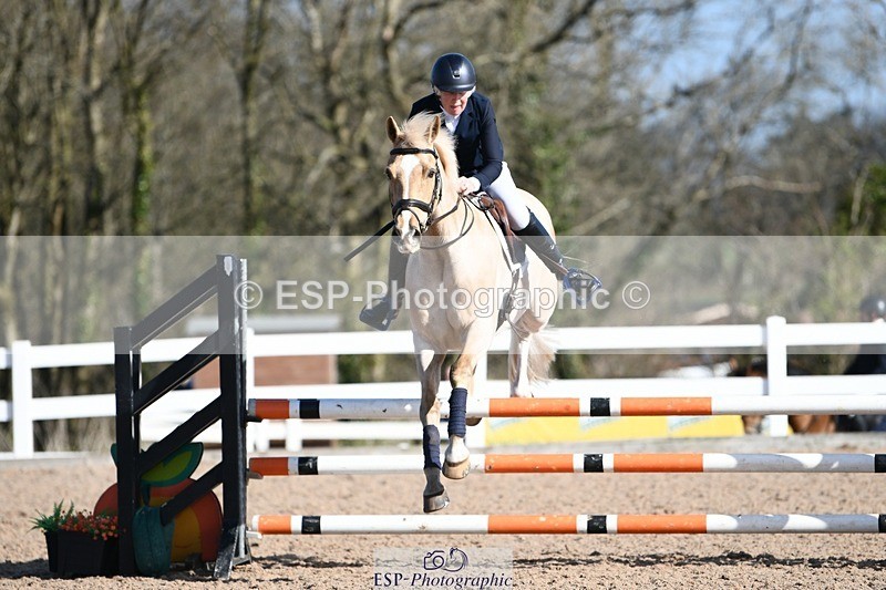 250330-103525-06180 - Cls 32 British Novice and 90cm