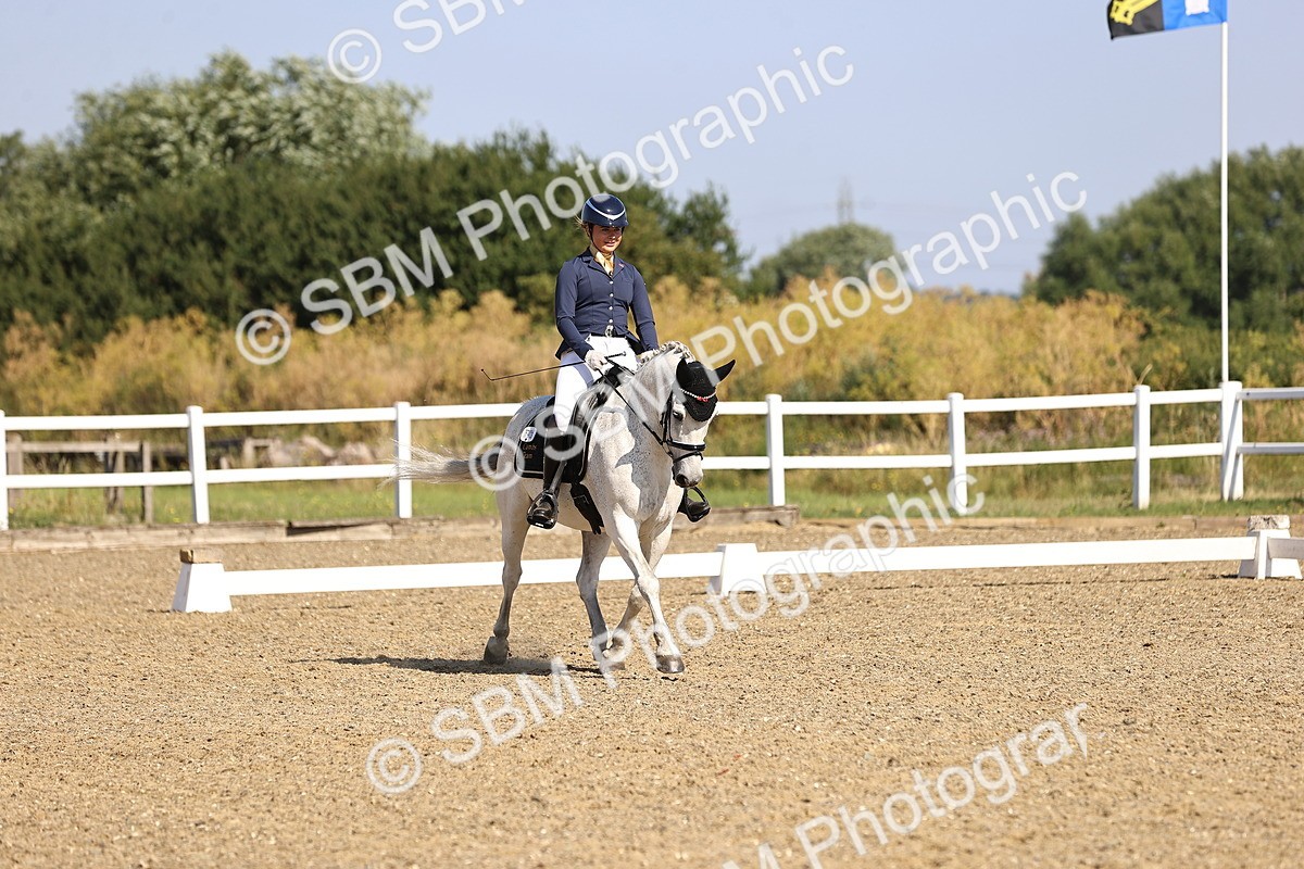 SBM_008714 - Novice 5 - 08.30-9.33