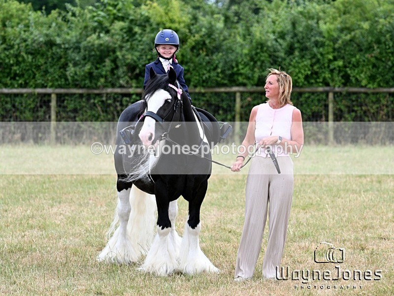 WJ7_3734 - Nancy & Churchill's first Show 22-06-25