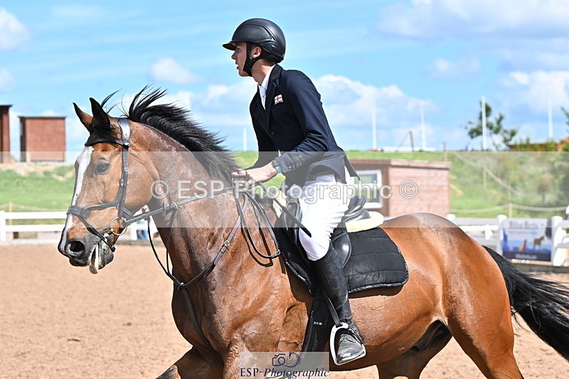 240619A-160138-01098 - Cls 5 Snr Foxhunter and 1.20m Open
