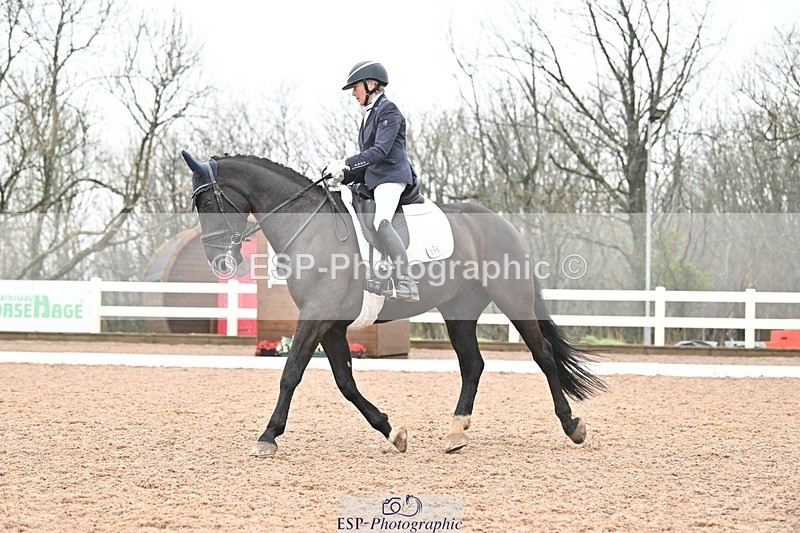 250215-120749-03327 - 228-Louise.Hutchinson-Shovern.Noire