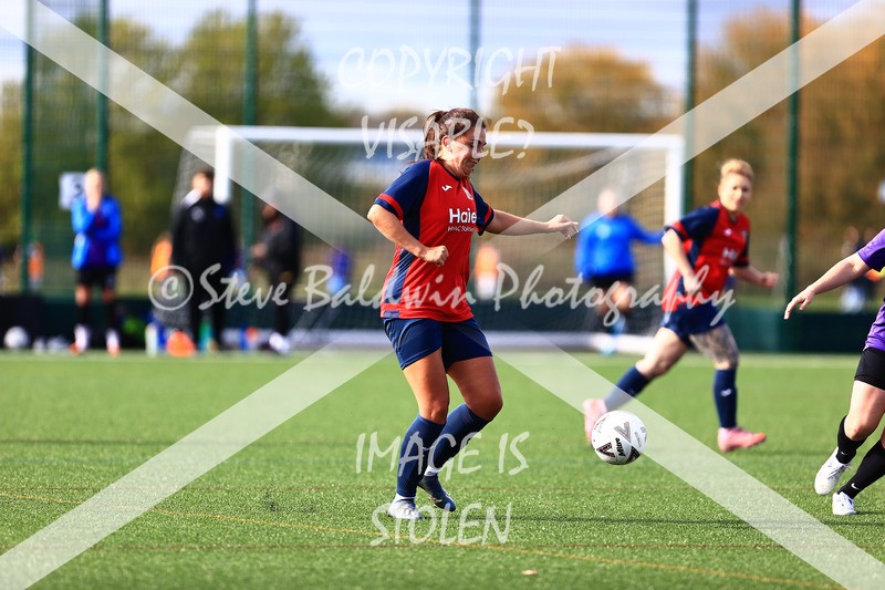 1DX30646 - 2025-10-05 FC Abbey Meads Ladies V Purton  Kingsdown FC Ladies