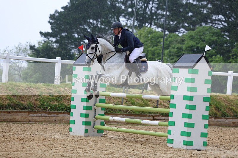3E7A7267 - Class 7: Senior Newcomers/1.10m open