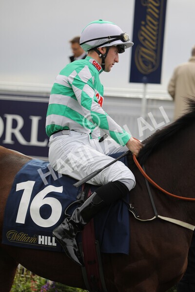 yr07102022r2-12 - Race 2 2.40pm William Hill Autumn Mile