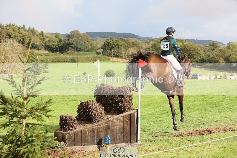 231020-141820-09338 - 125-KINDA.CORVETTE-Dani.Evans-XC